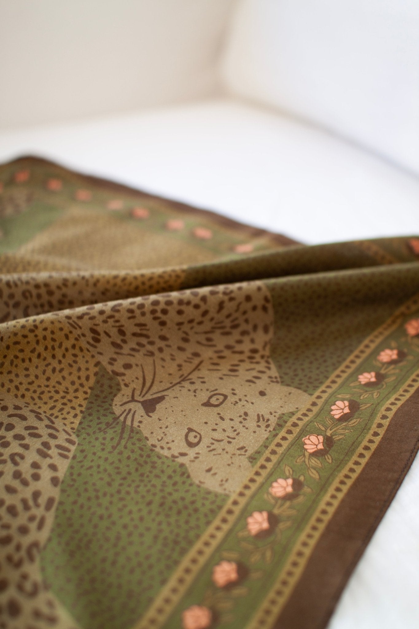 Grand foulard coton - Léopards kaki - boulbar.fr