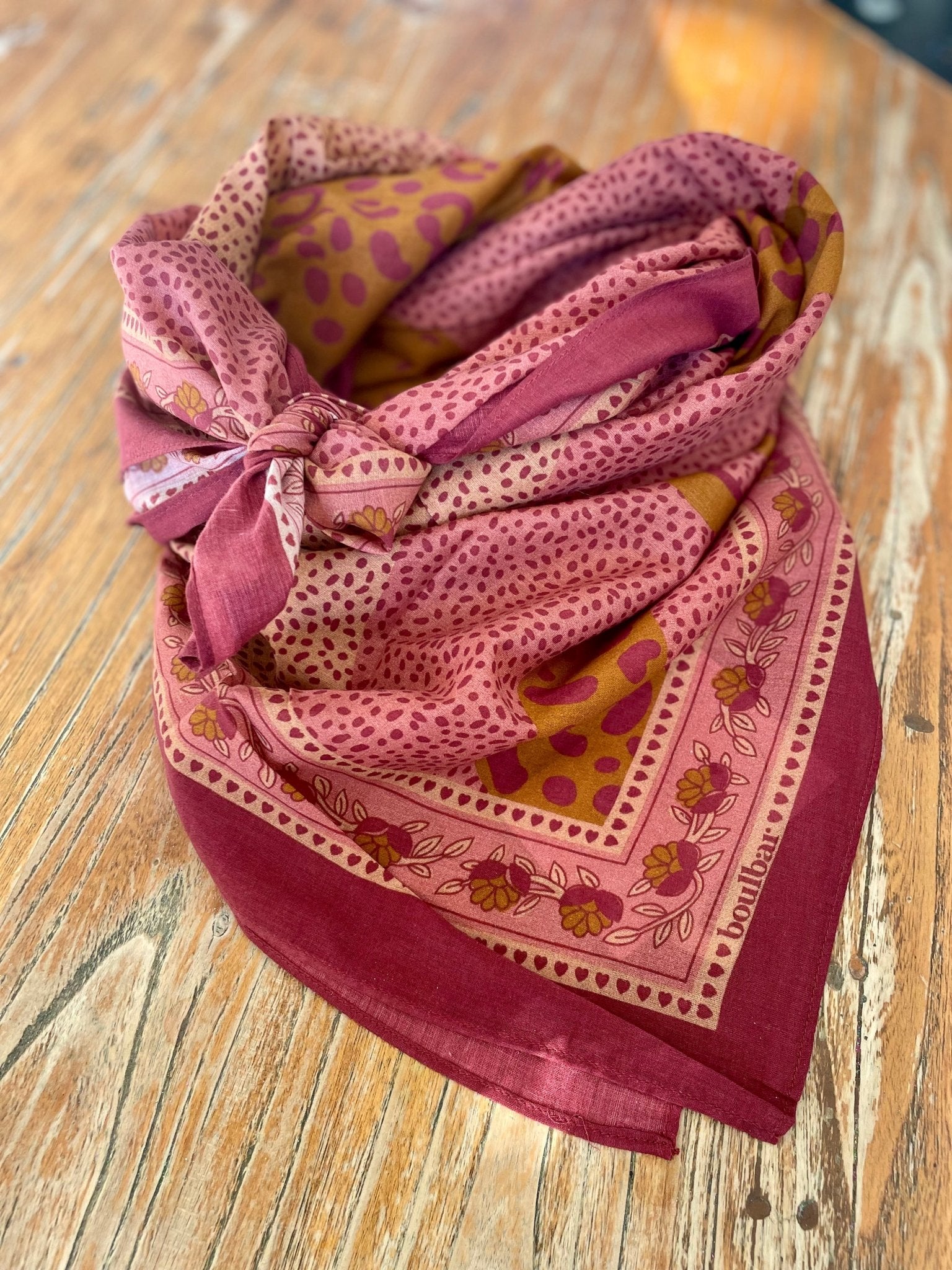 Grand foulard coton léopards rose - boulbar.fr